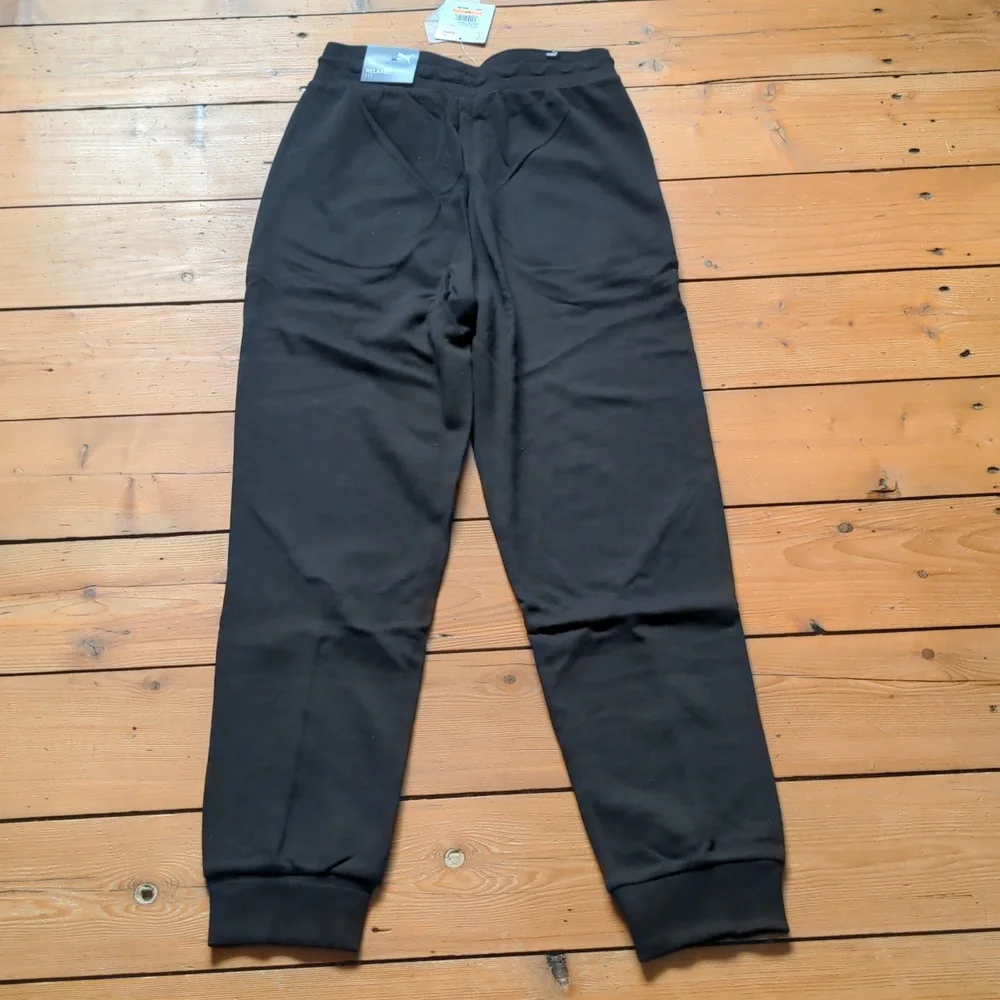 65-**NWT** Puma lightweight joggers - Picture 2 of 10